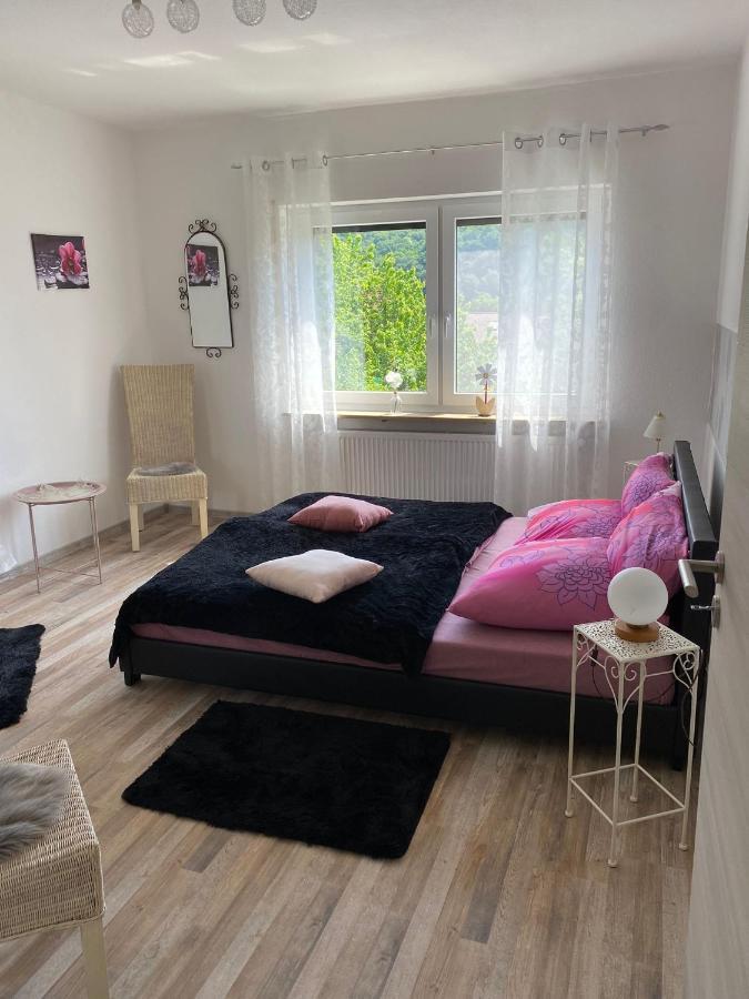 Ferienwohnung Zur Roni ทรอยช์ทลิงเงน ภายนอก รูปภาพ