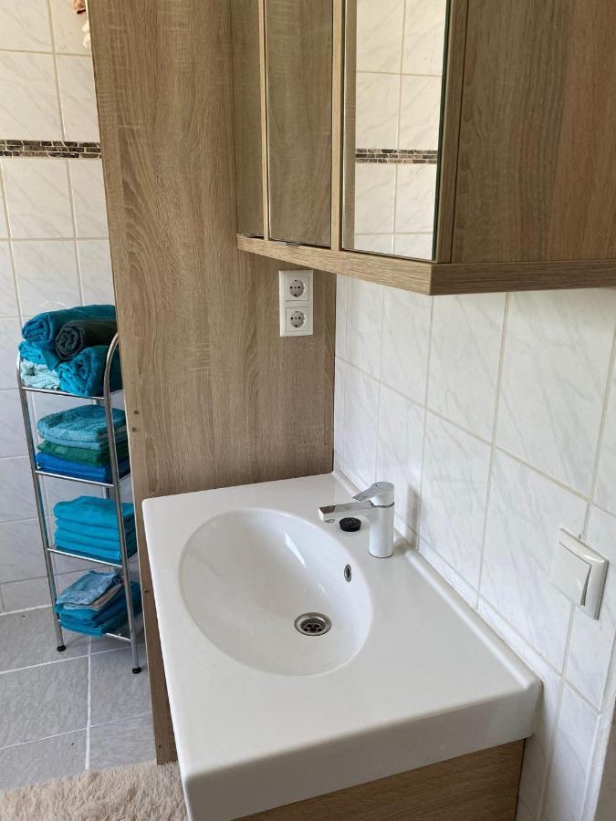 Ferienwohnung Zur Roni ทรอยช์ทลิงเงน ภายนอก รูปภาพ